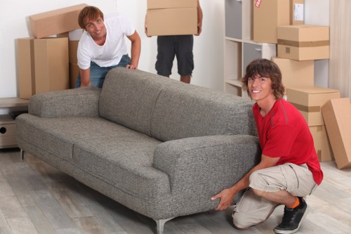 Professional mover handling a flat move with local access challenges