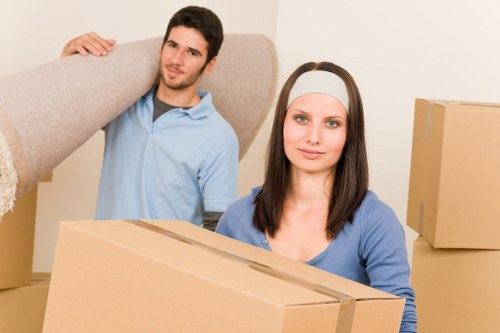 Residential moving van service near Beddington streets