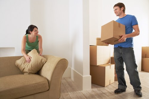 Careful packing and transport for a flat move in Beddington